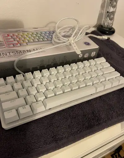 Mechanická herná klávesnica Razer Huntsman Mini Mercury (Pur