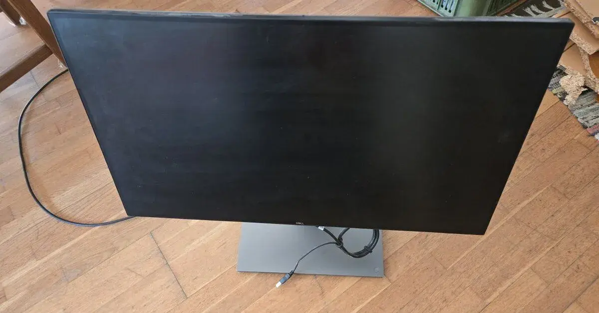 Dell U2717D 27 palcový monitor s dokovacím stojanom DS1000