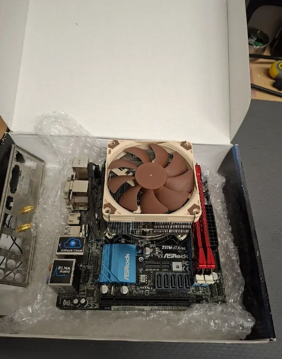 Asrock Z97M- ITX AC+i7 4790K, 16gb RAM