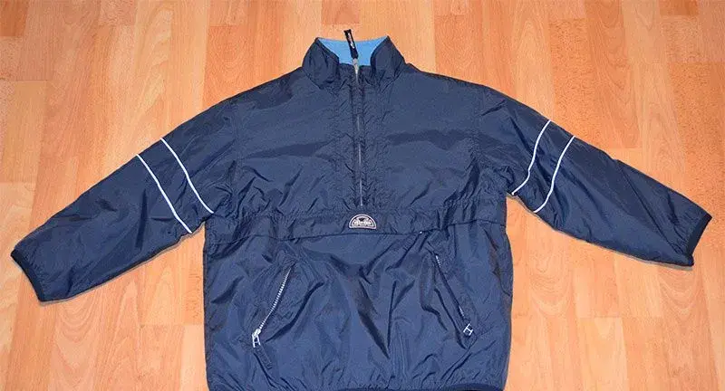 Nepremokava sportova bunda zn. Ellesse, v. 122-128 za 9,50€