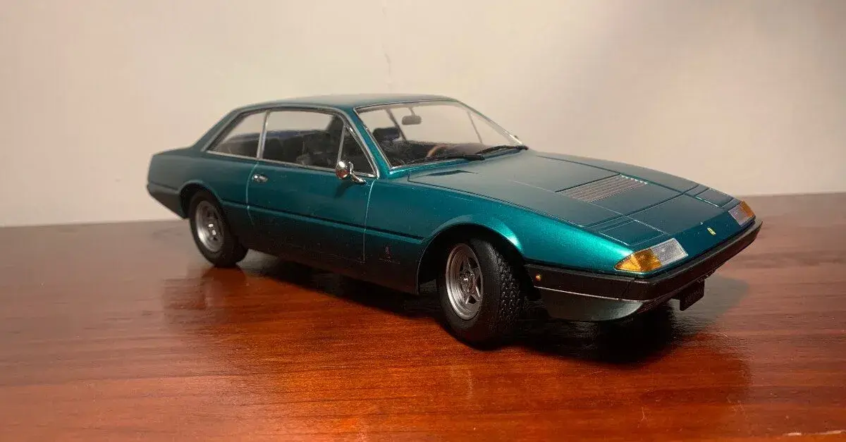 Ferrari 365 GT4 2+2 1:18 KK Scale