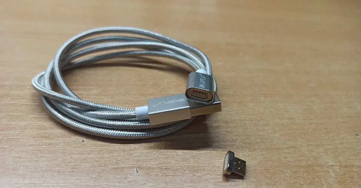 Magneticý MicroUSB kábel