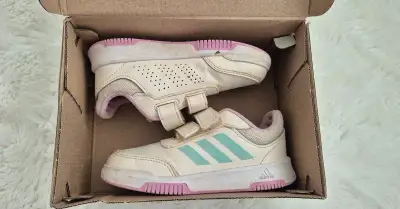 Adidas detské tenisky 26