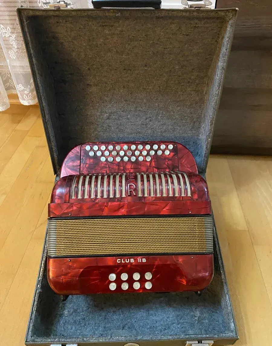 Hohner Club llB CF Začiatočník + remene + kufor