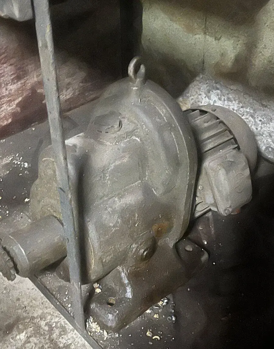 Motor s prevodovkou
