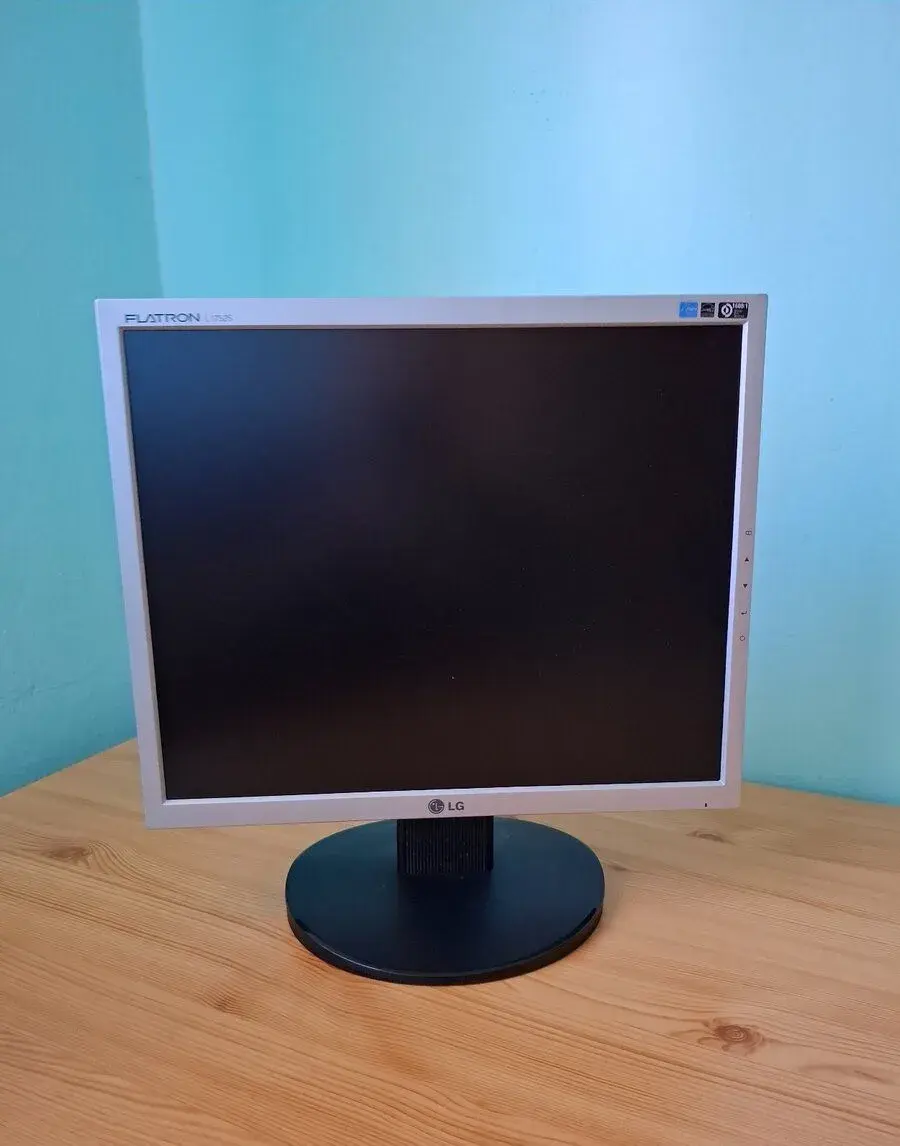 17" LCD monitor LG L1752S