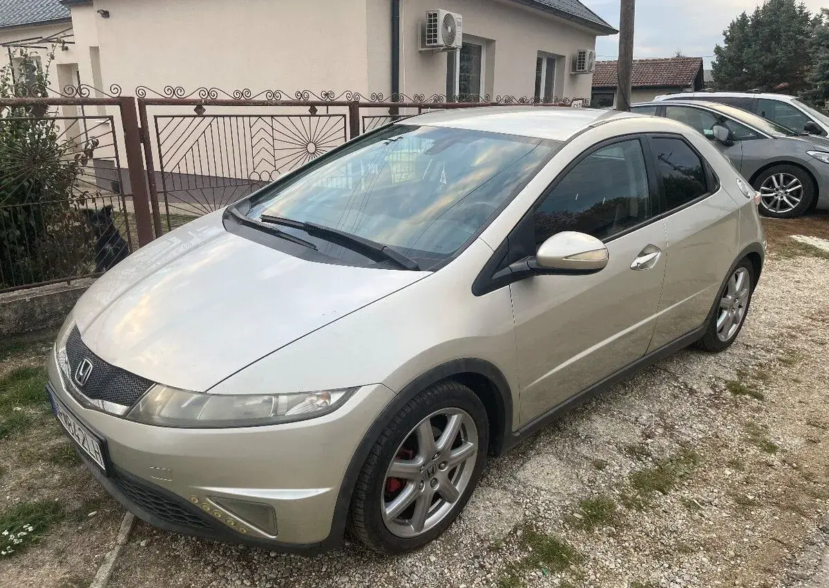 Honda Civic – 254 000 km