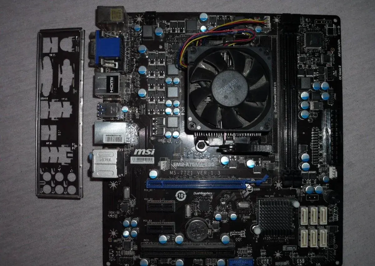 MSI FM2-A75MA-E35 (MS-7721 ver1.3) + A6-5400K