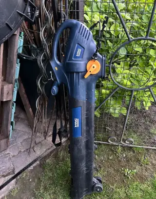 Funkčný vysávač/ fúkač MAC2500BV
