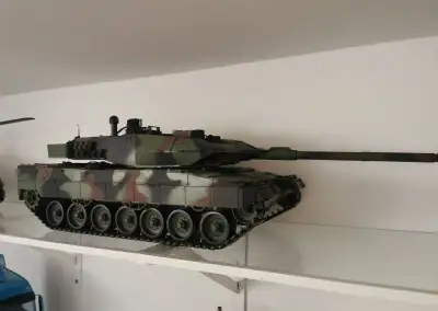 Napredaj RC TANKY LEOPARD 2A6. A CHELLENGER. IR. BB