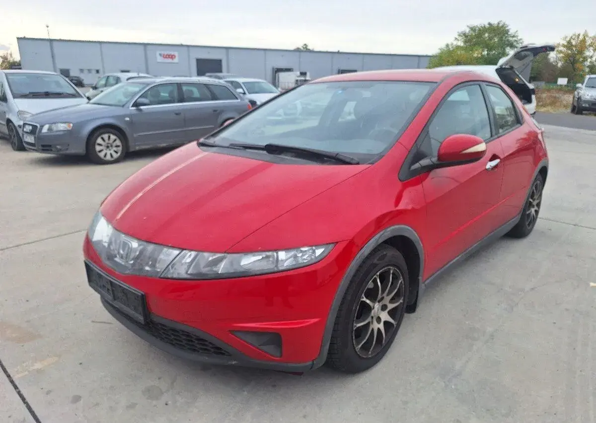Honda CIVIC – 2008, 229 000 km