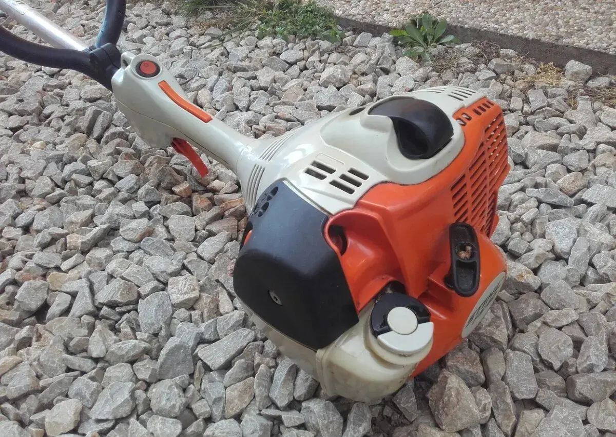 Stihl FS 40.