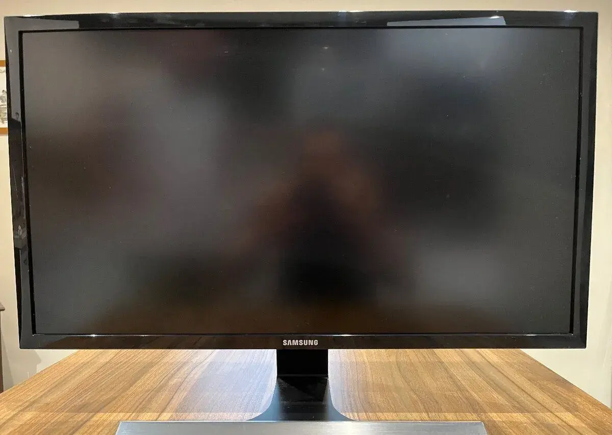 Monitor Samsung 28" 4K UHD
