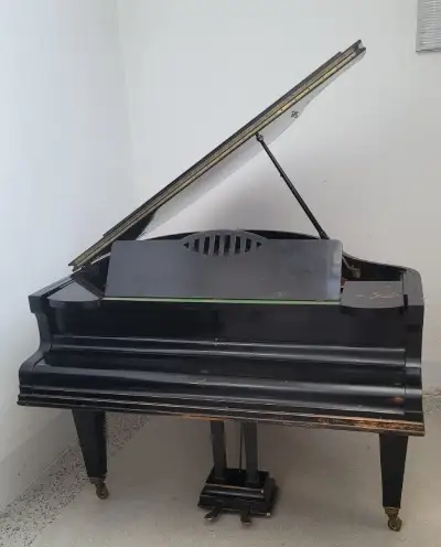 Vintage grand piano Bogs&Voigt