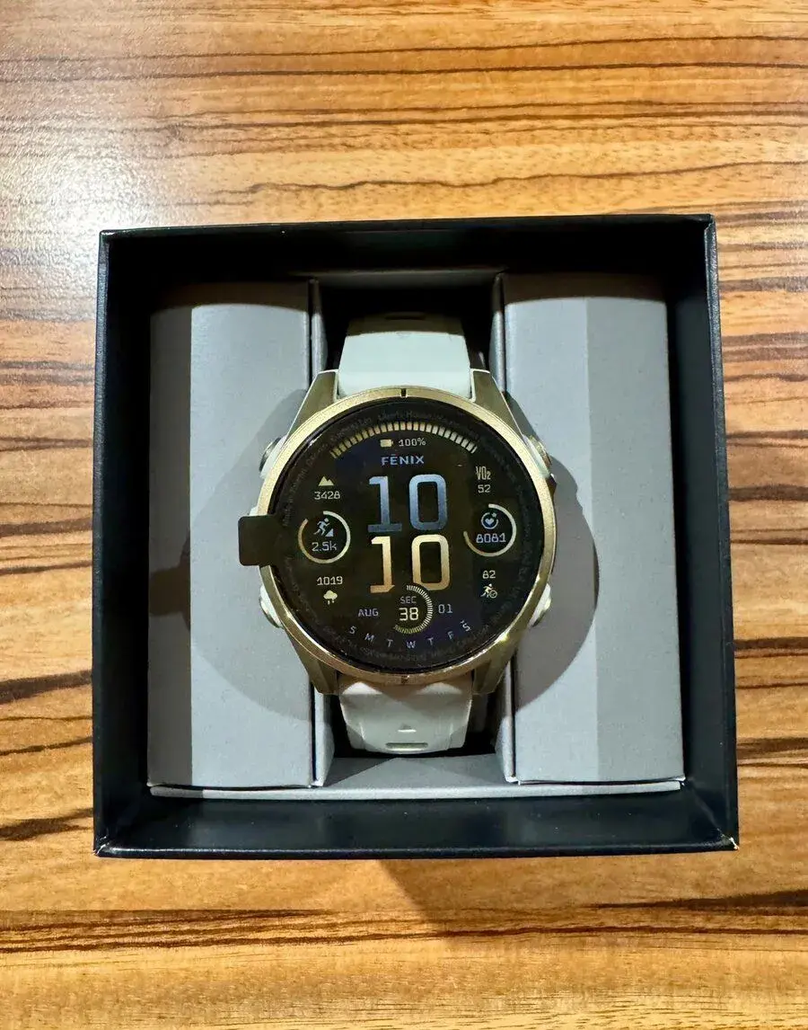 Garmin Fenix 8 43 mm Sapphire Gold