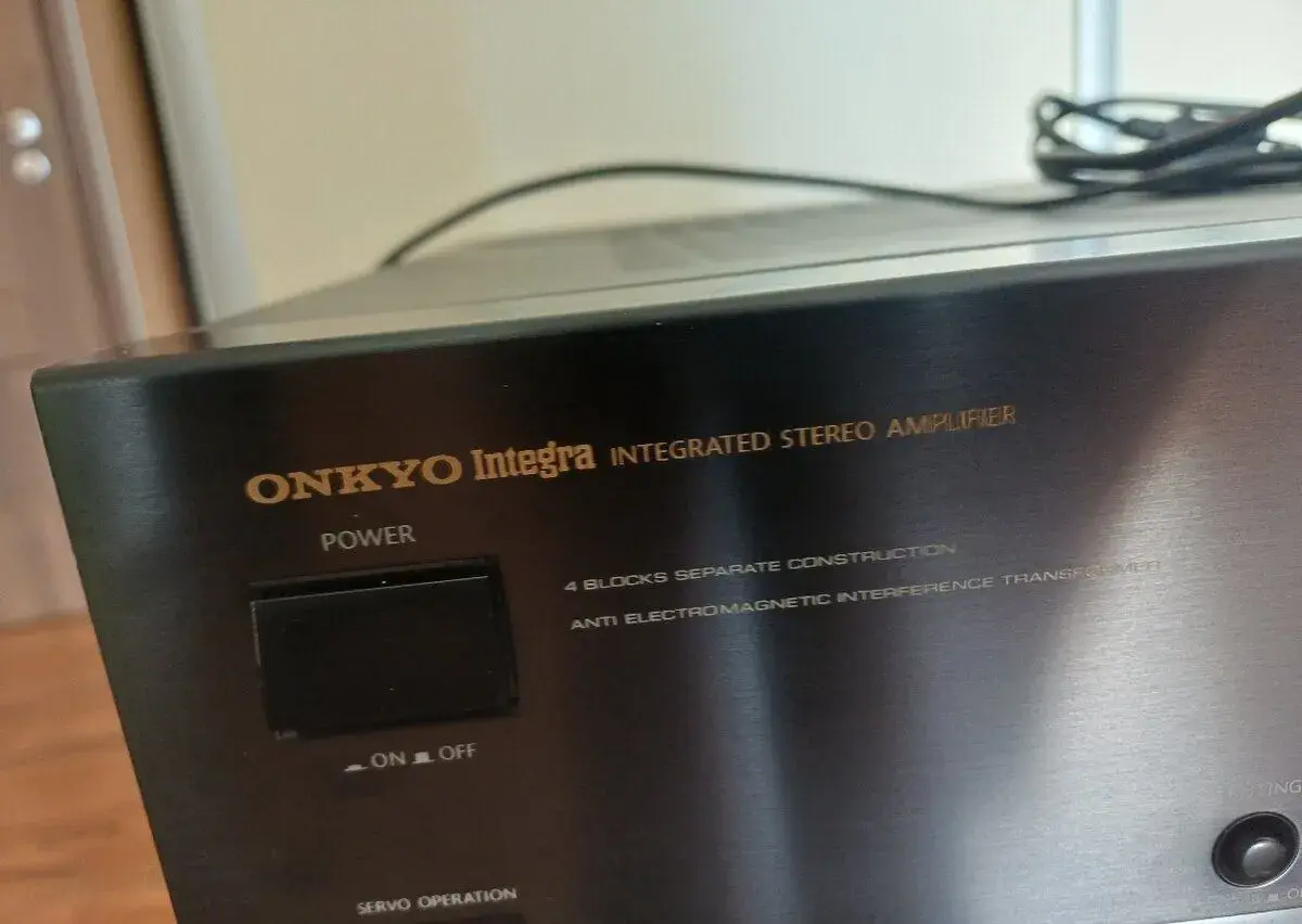 Onkyo Integra A-8650