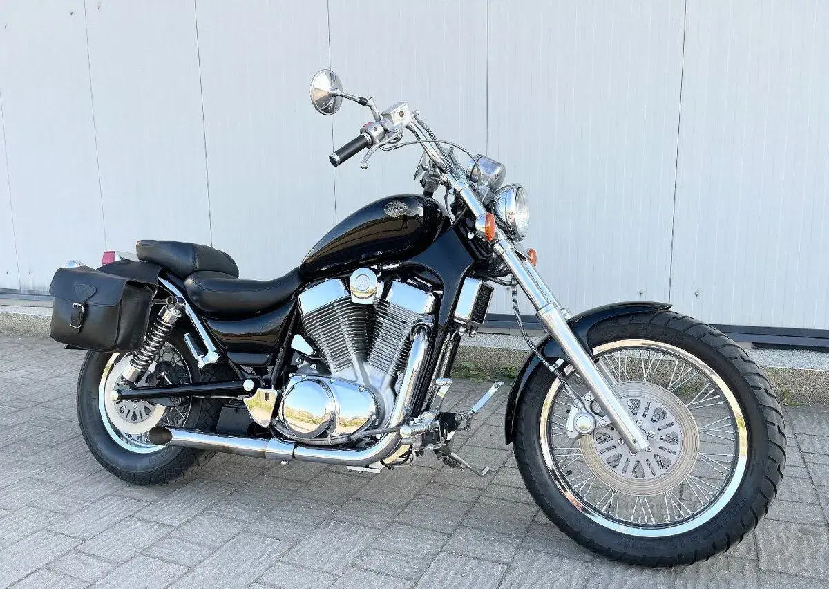 SUZUKI VS 1400 INTRUDER….1993….TOP STAV