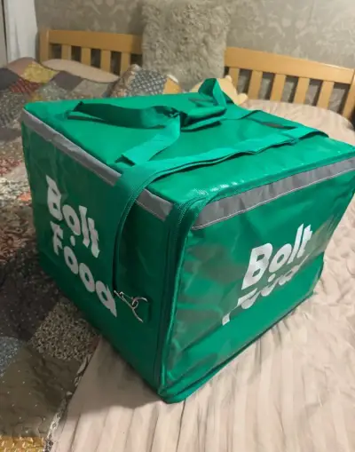 Bolt taska (pre auto)