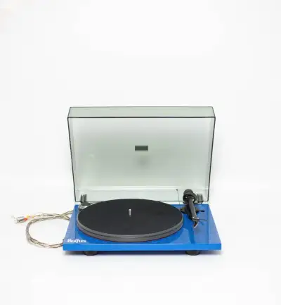 Pro-Ject Essential III Sgt. Pepper's Drum