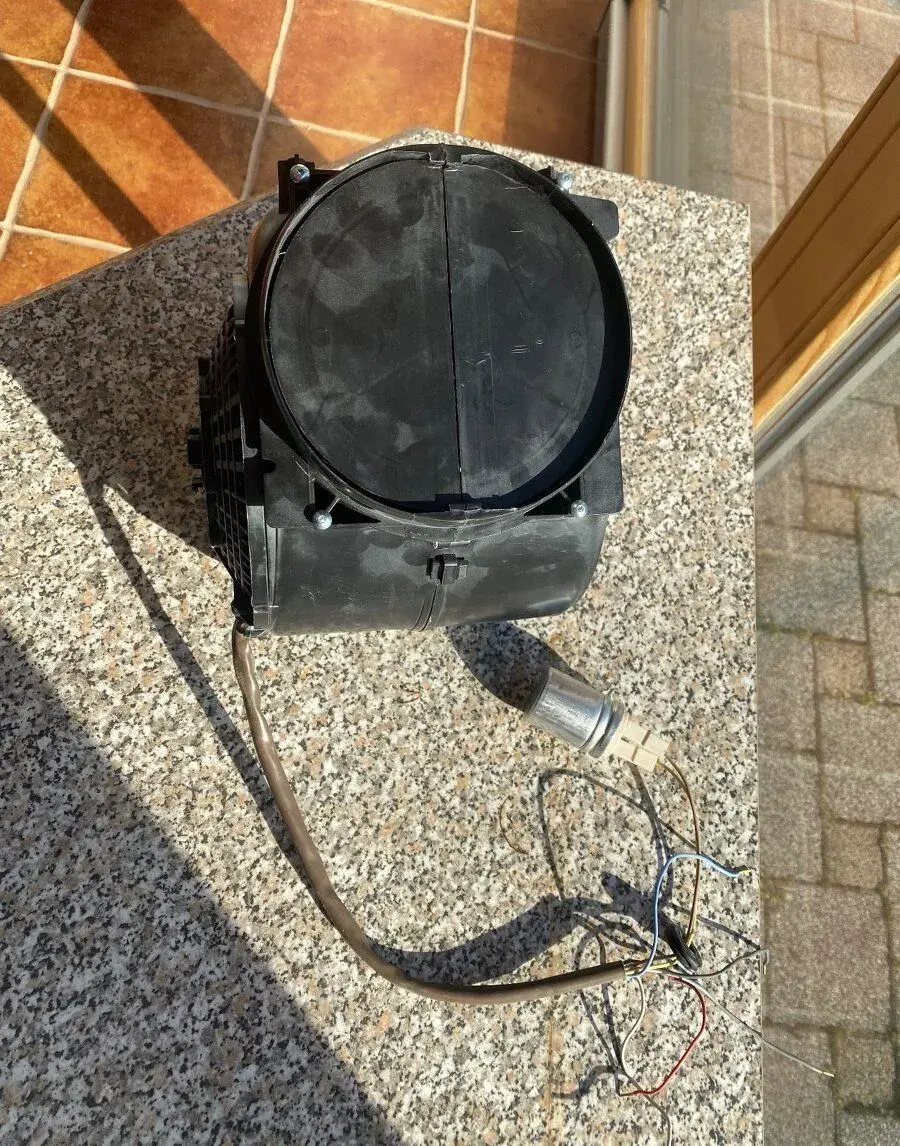 Nepoužitý ventilátor do digestora