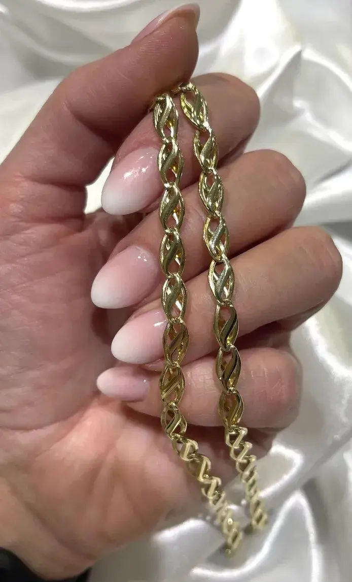 NOVÁ Krásna zlatá retiazka s moderným dizajnom - Korai