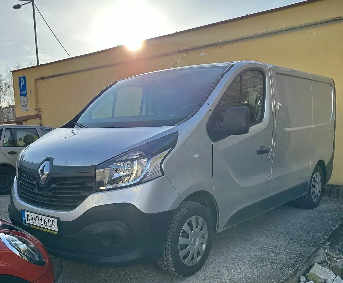 Renault Trafic – 2015, 2 015 km