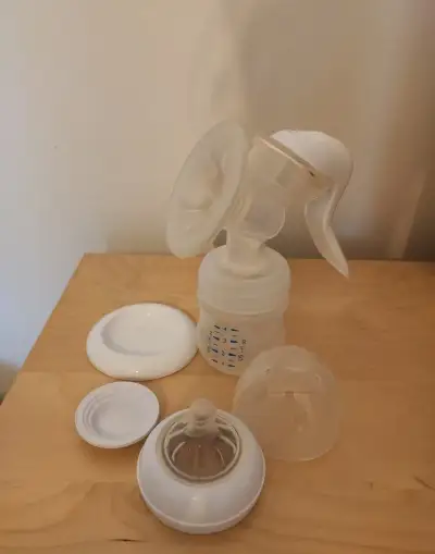 Manuálna odsávačka Avent plus poháriky