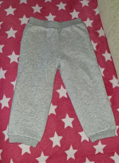 Zateplené tepláky H&M, v.98
