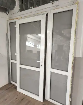 Plastové dvere celá zostava
