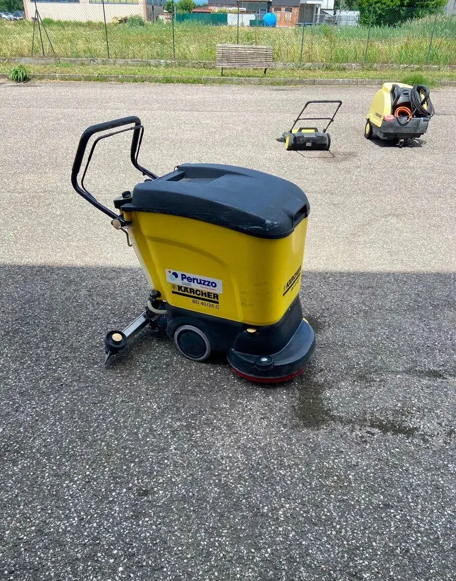 KARCHER BD 40/25 C Podlahovy umyvaci stroj