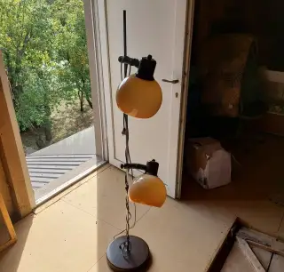 Podlahovu lampu z čias totality 70-80roky