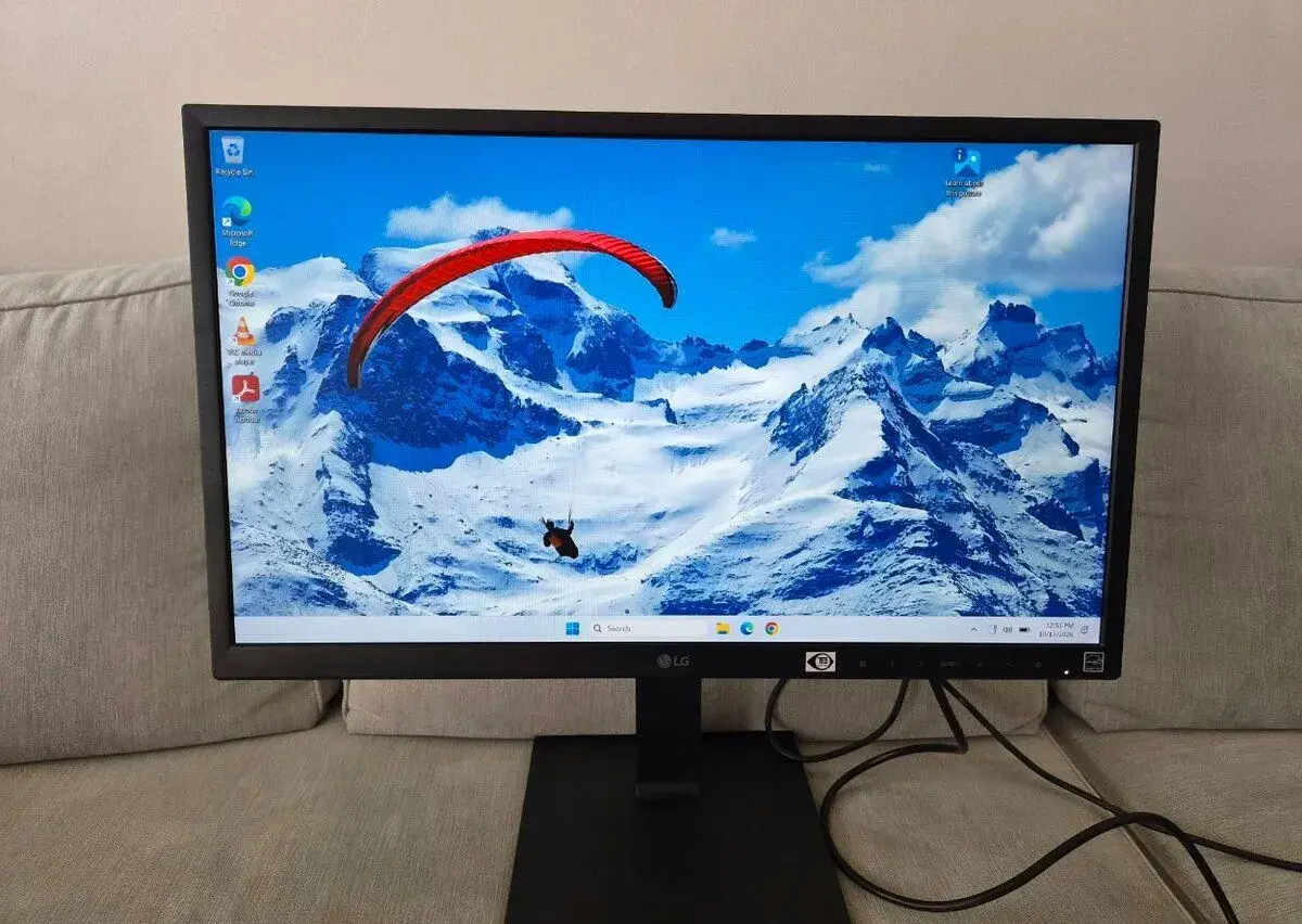 24" FULL HD monitor LG 24BN550Y-B - HDMI/Pivot/IPS