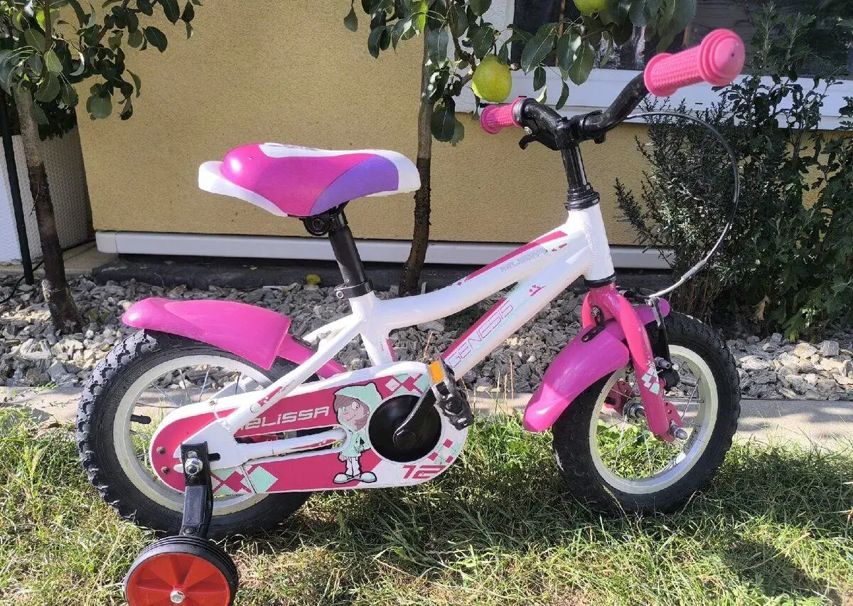 Prvý bicykel 12 od 2-5 rokov s pomocnými kolieskami