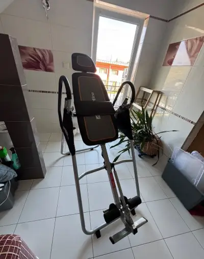 Inverzná lavica inSPORTline – na chrbticu, výborný stav