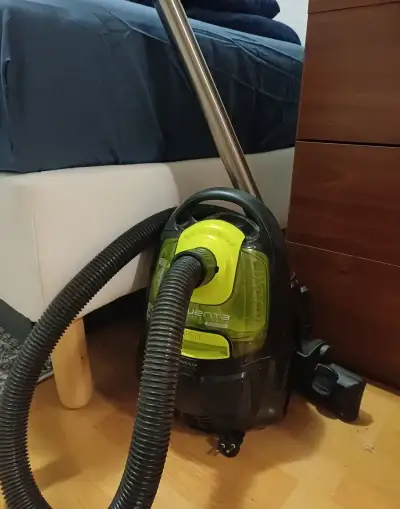 Bezsáčkový vysávač Rowenta