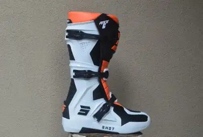 Kvalitné čižmy shot 6_race oranžové biele
