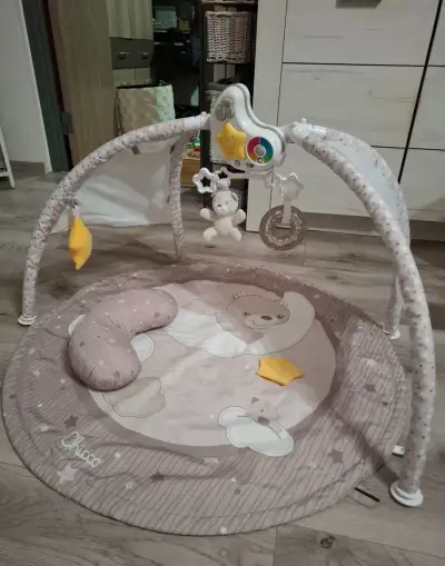 Hracia deka s projektorom