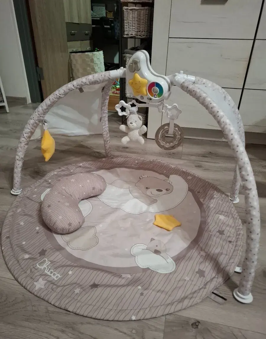 Hracia deka s projektorom