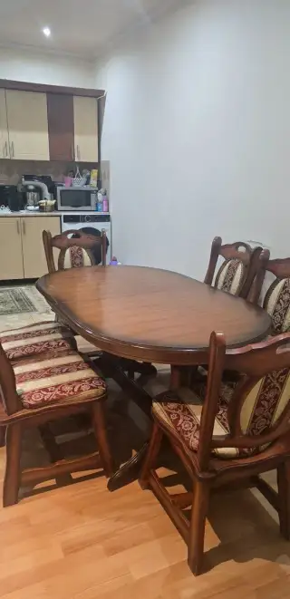 Jedálenský stôl + stoličky