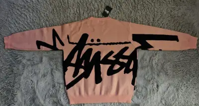 Stüssy sveter