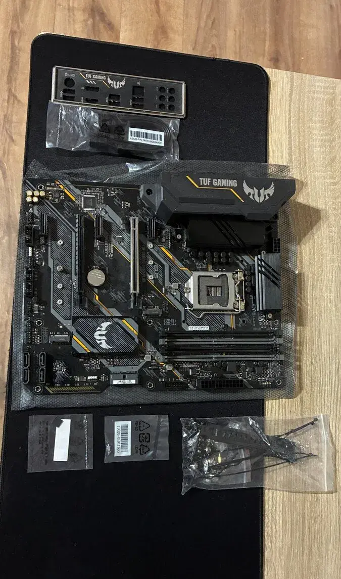 ASUS TUF GAMING B460-PLUS (Základná doska / MBU)