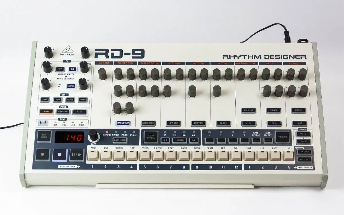 Behringer RD-9