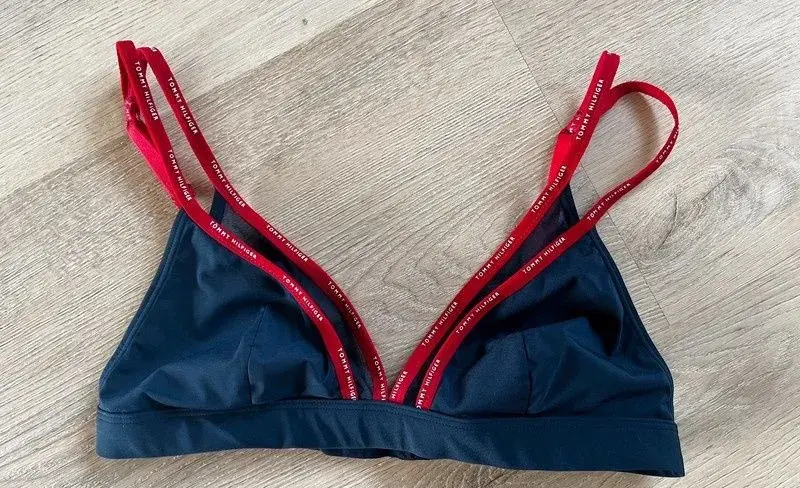 Tommy Hilfiger podprsenka