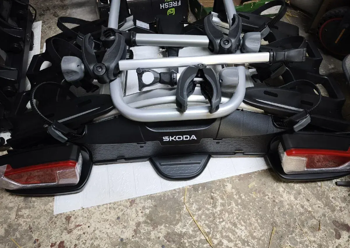 Nosic na bicykle Thule VeloCompact na ebike