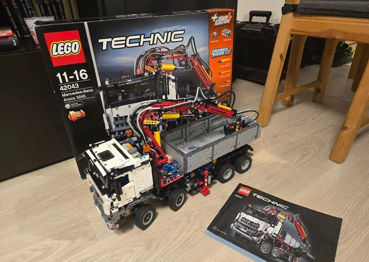 LEGO Technic 42043 Mercedes-Benz Arocs 2v1 3245
