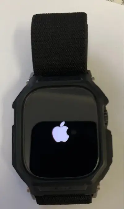 Apple Watch Ultra 2 • 100% batéria •Spigen doplnky