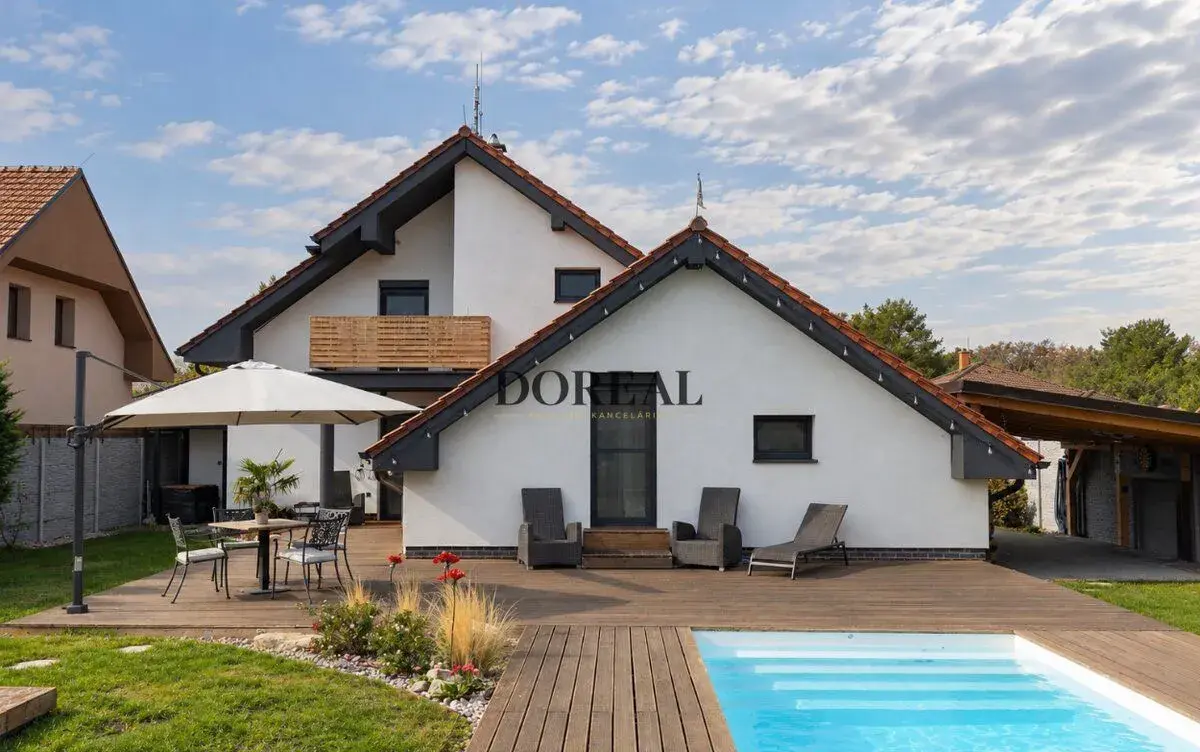 MODERNÝ 5-IZBOVÝ RD LAKŠÁRSKA NOVÁ VES • sauna, garáž, bazén