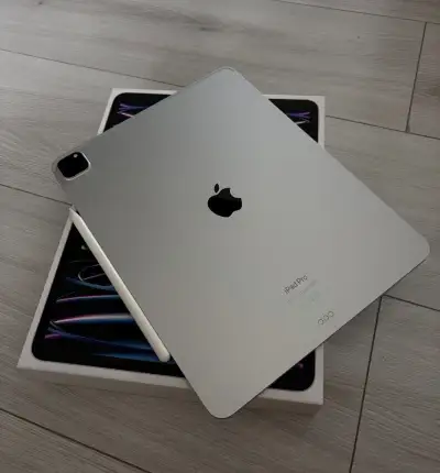 iPad Pro 12.9" M2 (2022) + Apple Pencil + klávesnica