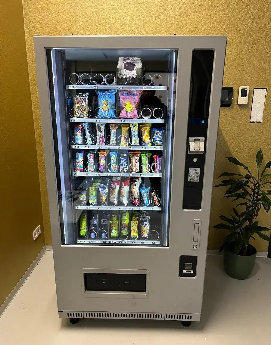 Predajný automat Talianskej značky Vendo Sanden