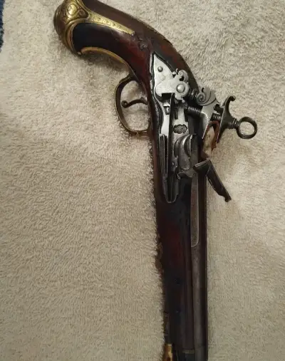Krásna kresadlova pistol